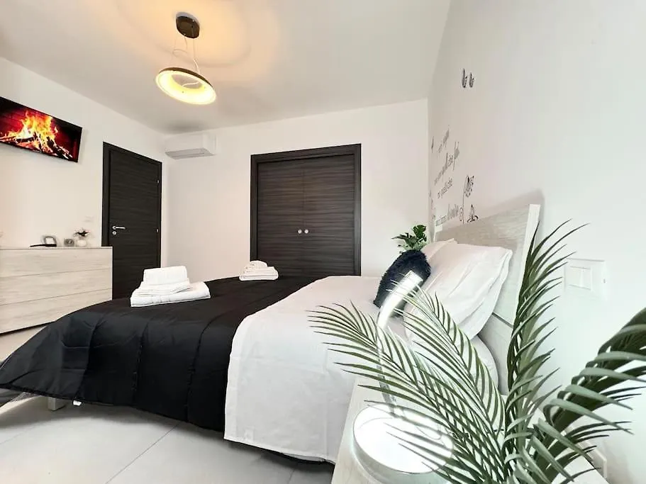 Attico Magnificent Wi-Fi/Free Parking Apartment Palermo