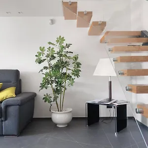 Archimedes Luxury With Terrace Appartement