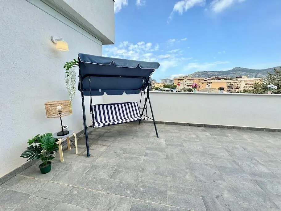 Attico Magnificent Wi-Fi/Free Parking Daire Palermo