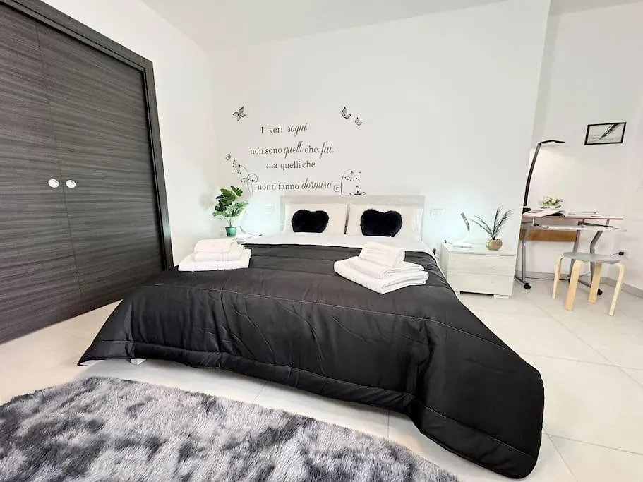 Attico Magnificent Wi-Fi/Free Parking Daire Palermo